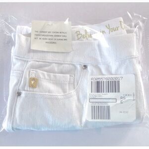 White Stretch Pedal Pushers – Plus Size 24W